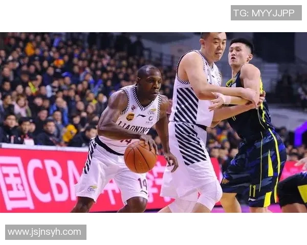 广州富力与辽宁宏远激战正酣谁能在这场对决中笑到最后